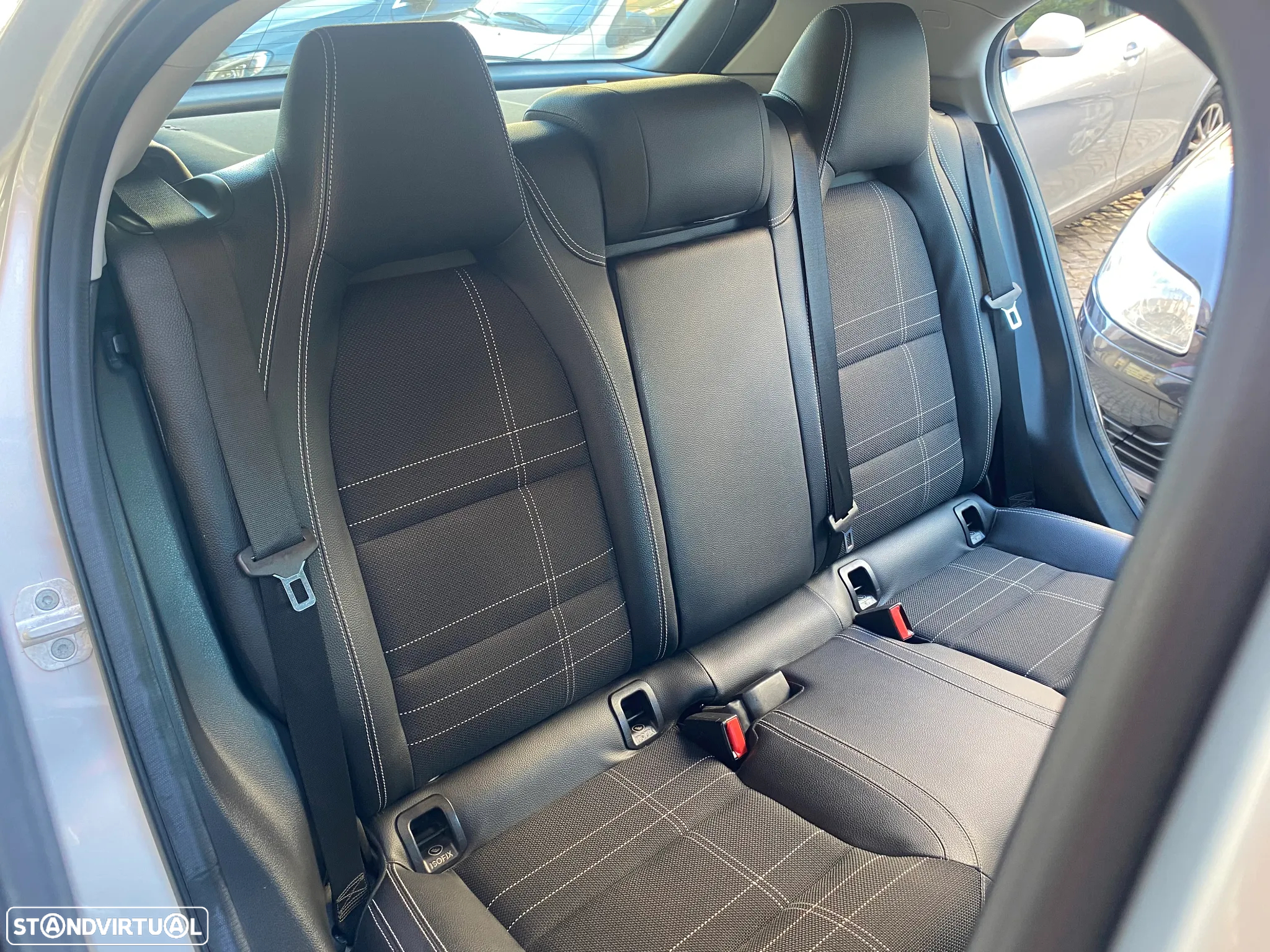 Mercedes-Benz GLA 180 (CDI) d 7G-DCT Urban - 27