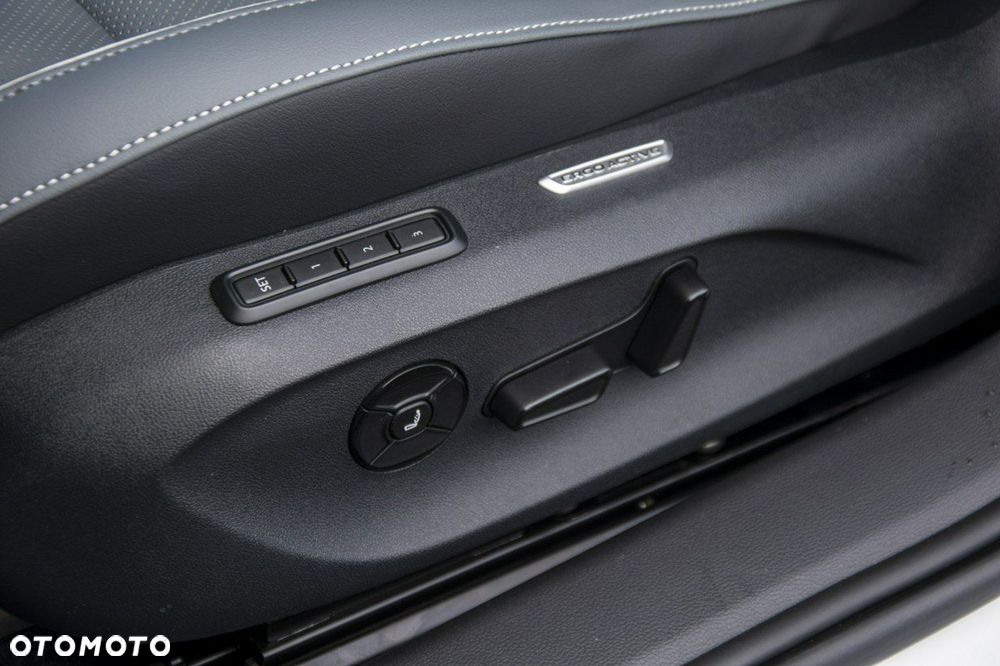 Volkswagen Passat - 12