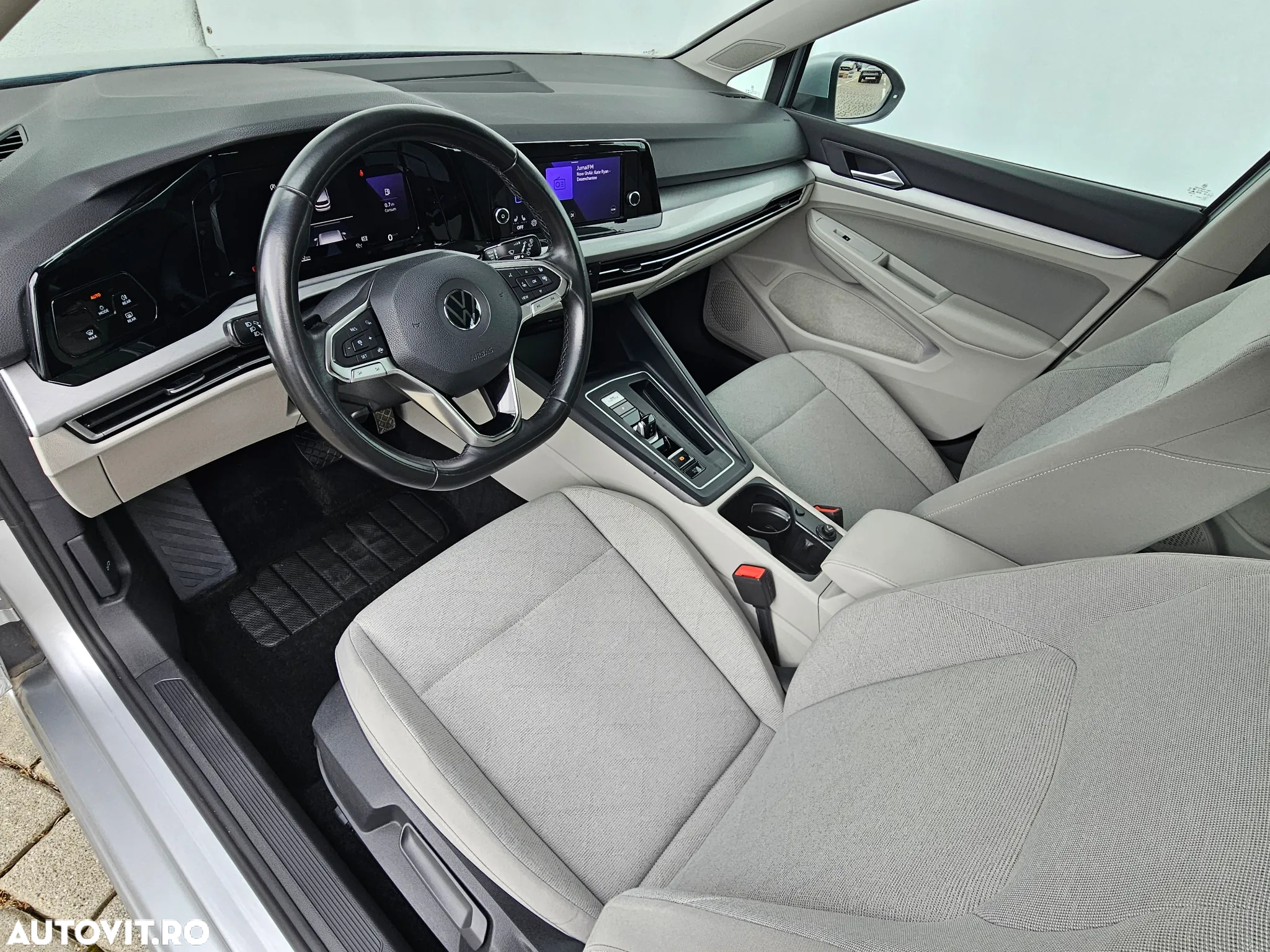 Volkswagen Golf 1.5 eTSI ACT DSG MHEV Life - 10