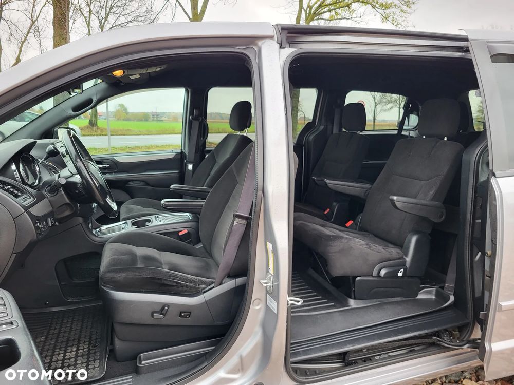 Dodge Grand Caravan - 15