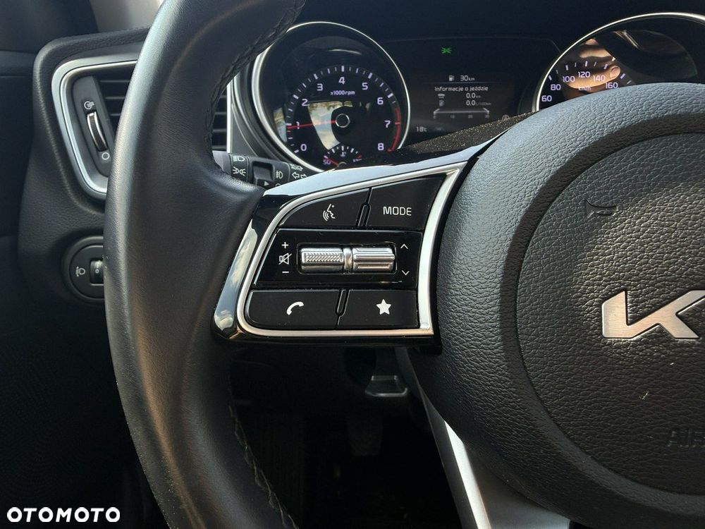 Kia Ceed 1.5 T-GDI M - 10