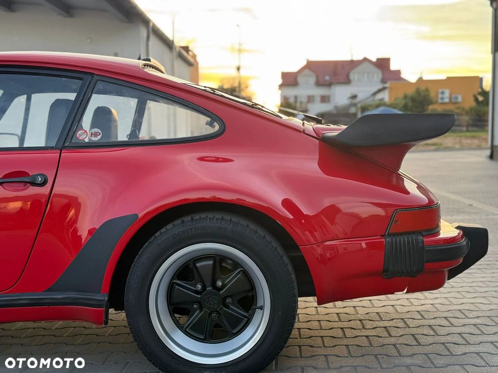 Porsche 911 - 8