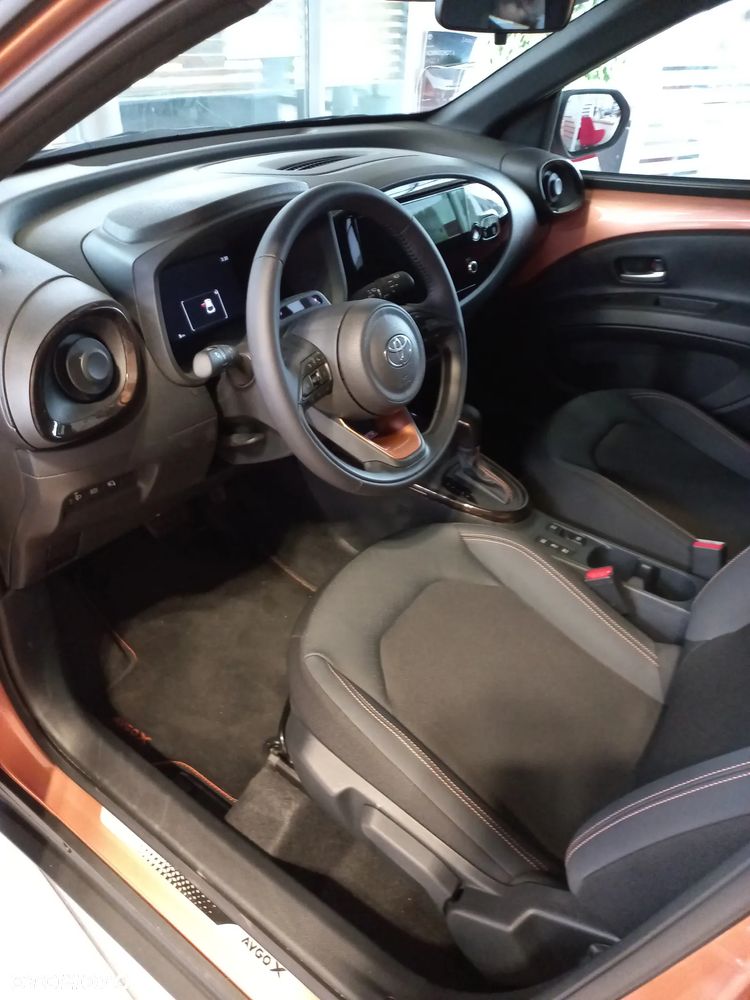 Toyota Aygo X Hybrid 1.5 Style e-CVT - 10