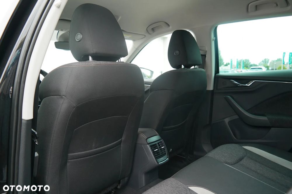 Skoda Kamiq 1.5 TSI Style DSG - 9