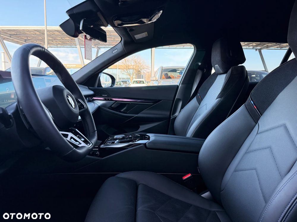 BMW Seria 5 520i - 30