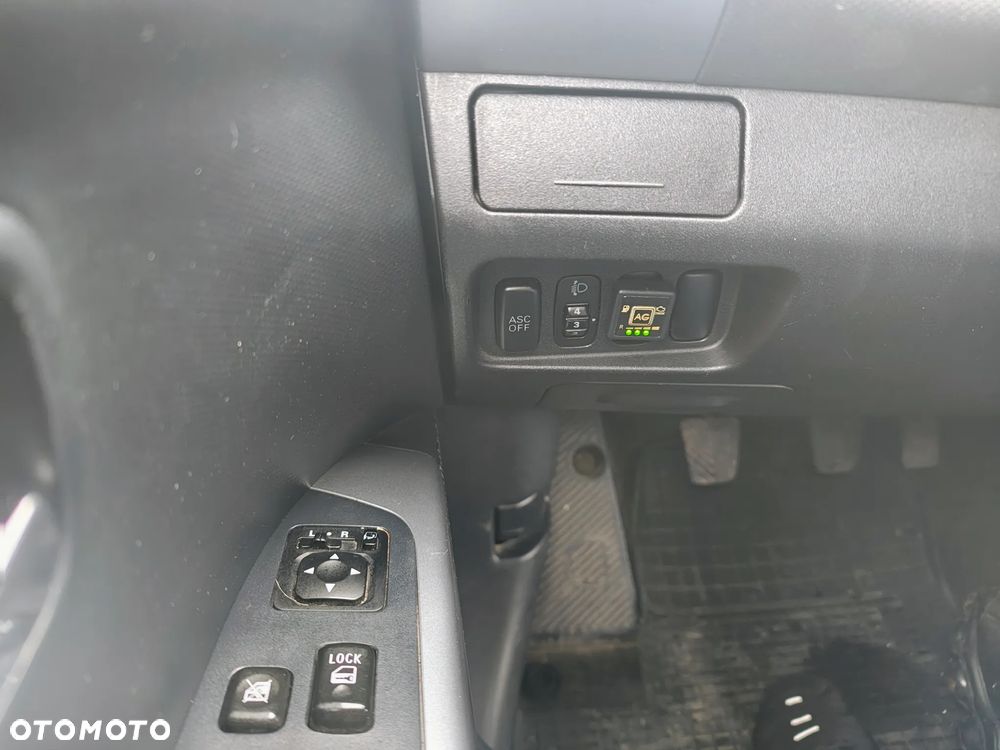 Mitsubishi Outlander - 10