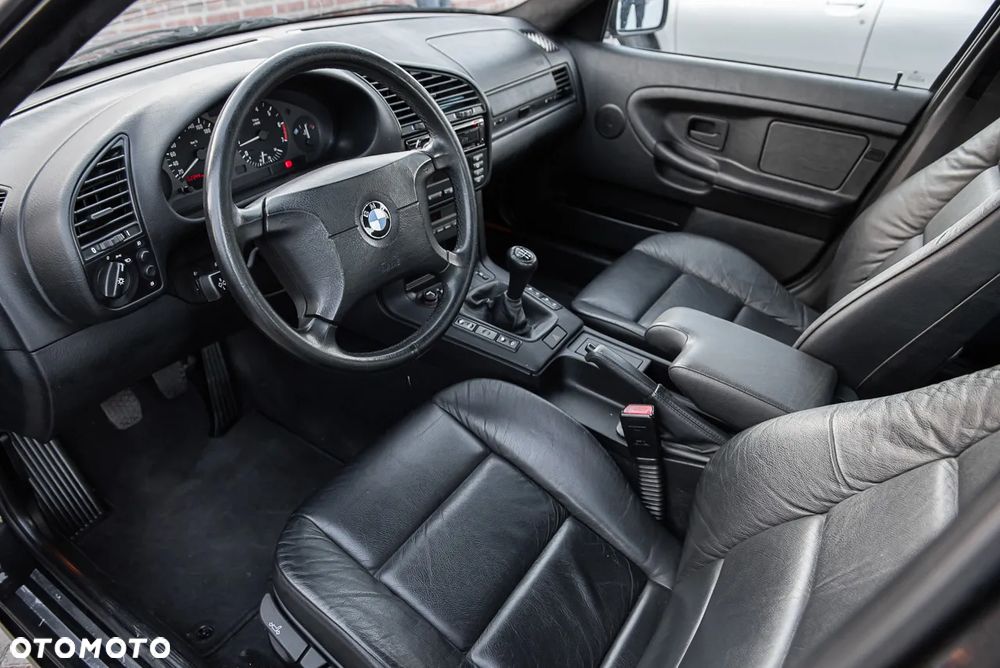 BMW Seria 3 318i - 16