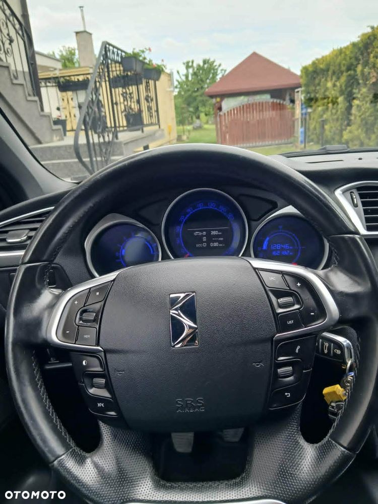 Citroën DS4 HDi 110 SoChic - 11
