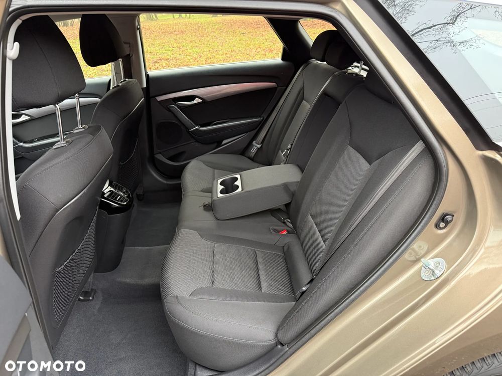 Hyundai i40 Kombi 1.6 Trend - 16