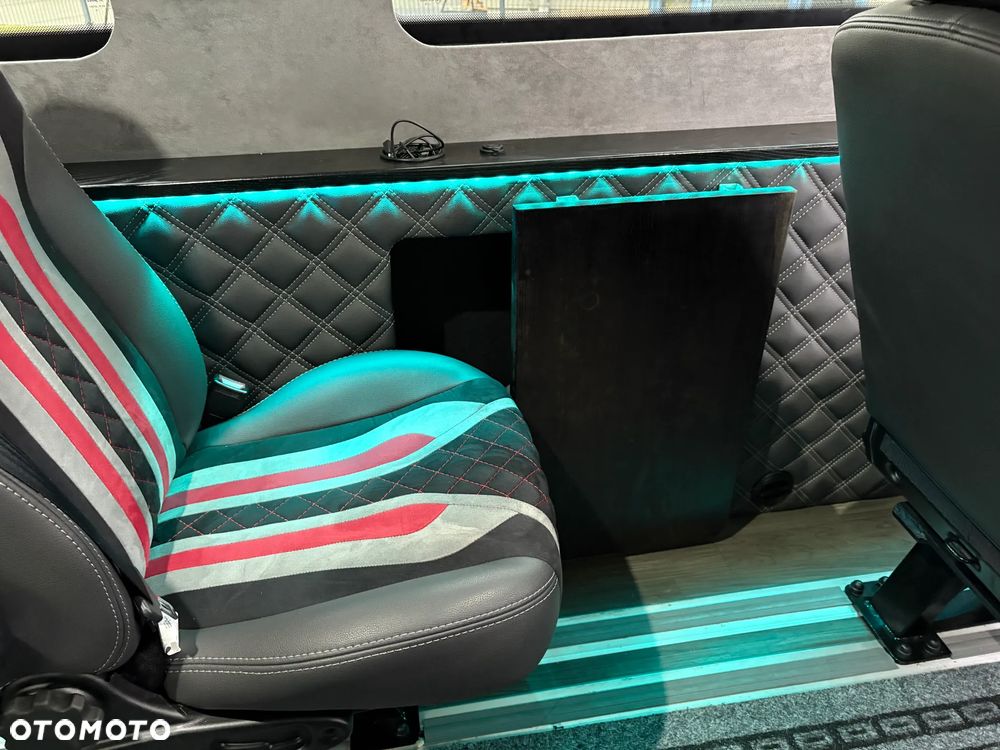 Mercedes-Benz Sprinter 907.255 - 26