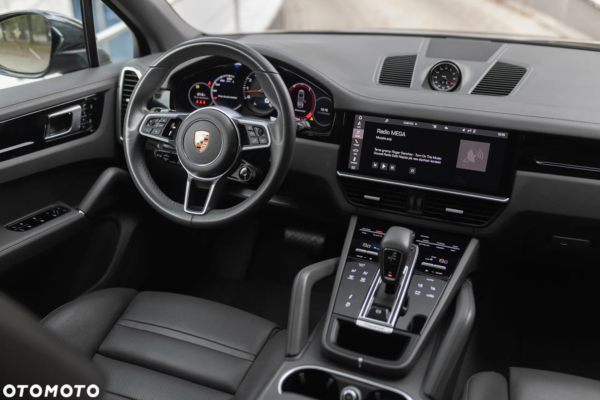 Porsche Cayenne Standard - 15