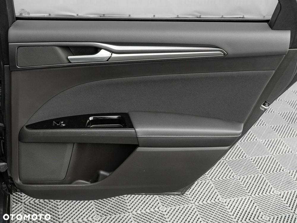 Ford Mondeo - 28