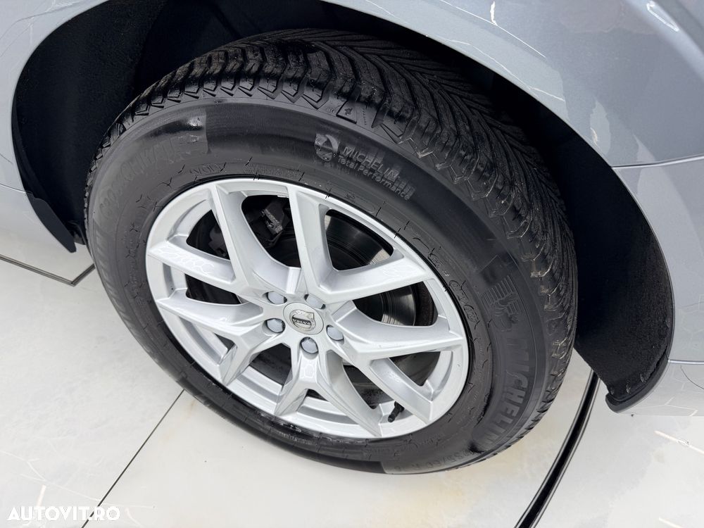 Volvo XC 60 B4 D AWD Geartronic Momentum Pro - 18
