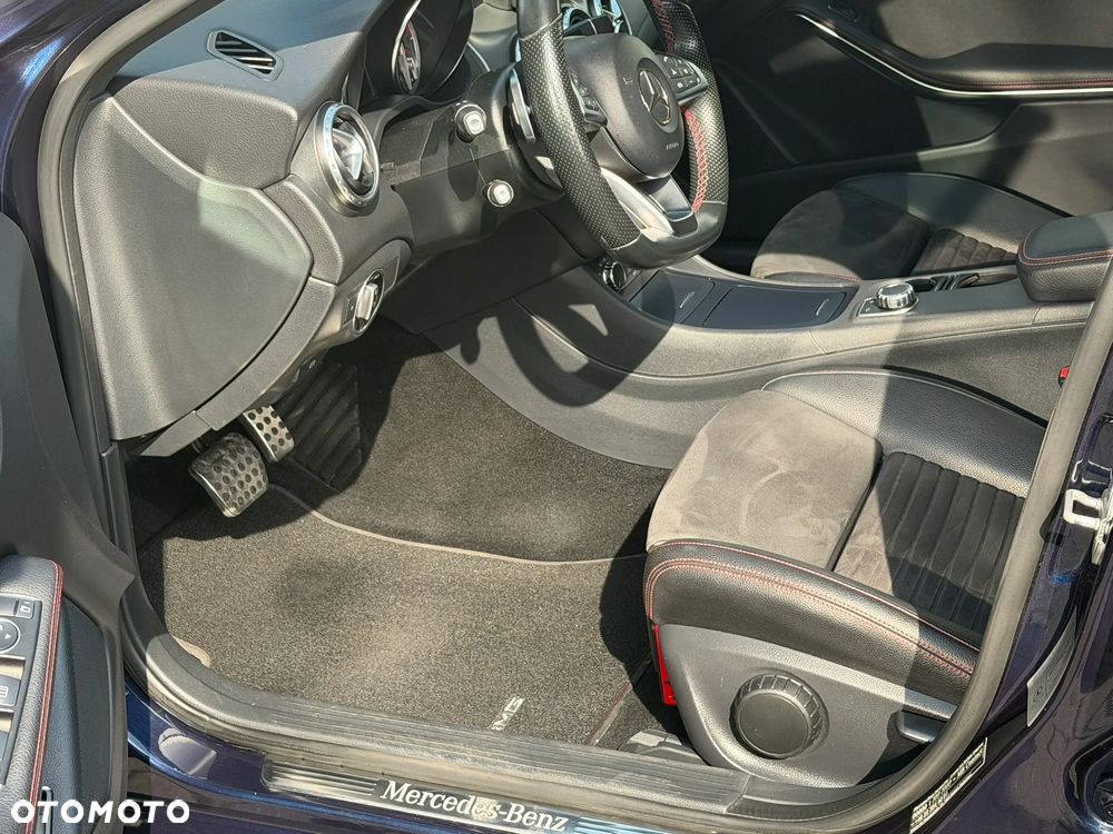 Mercedes-Benz GLA 250 4-Matic - 14