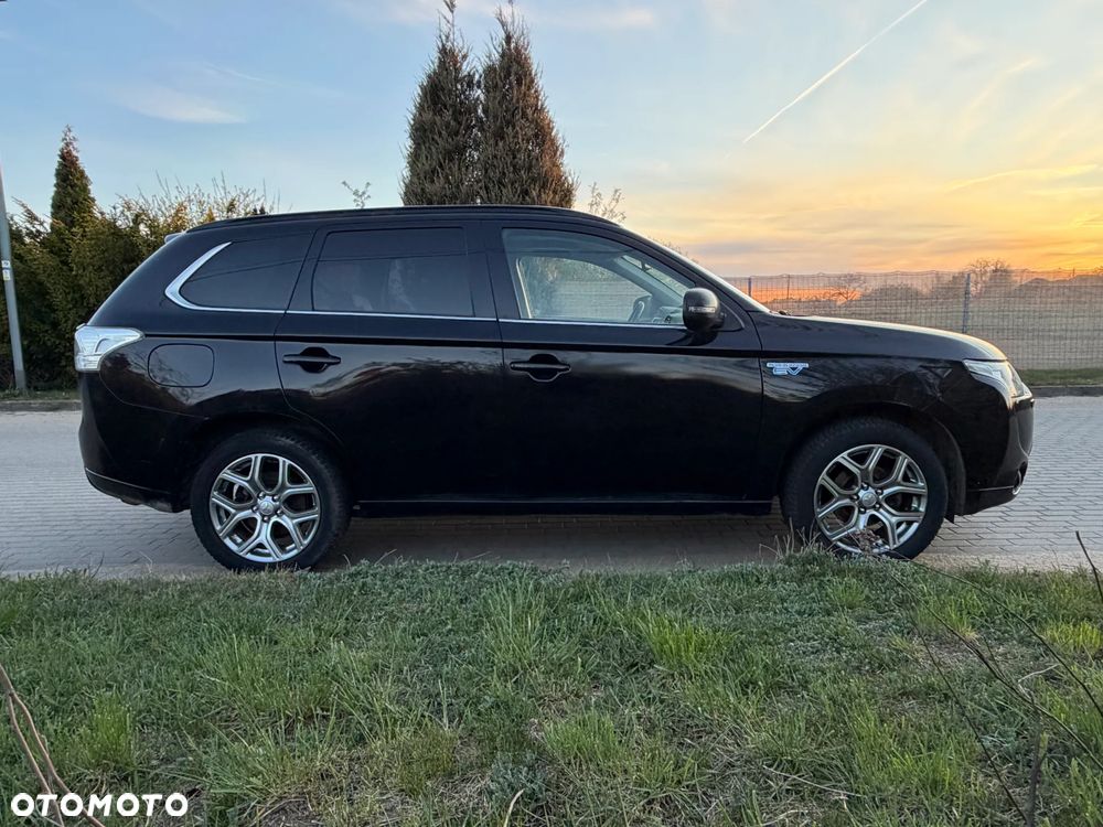 Mitsubishi Outlander Intense + - 8