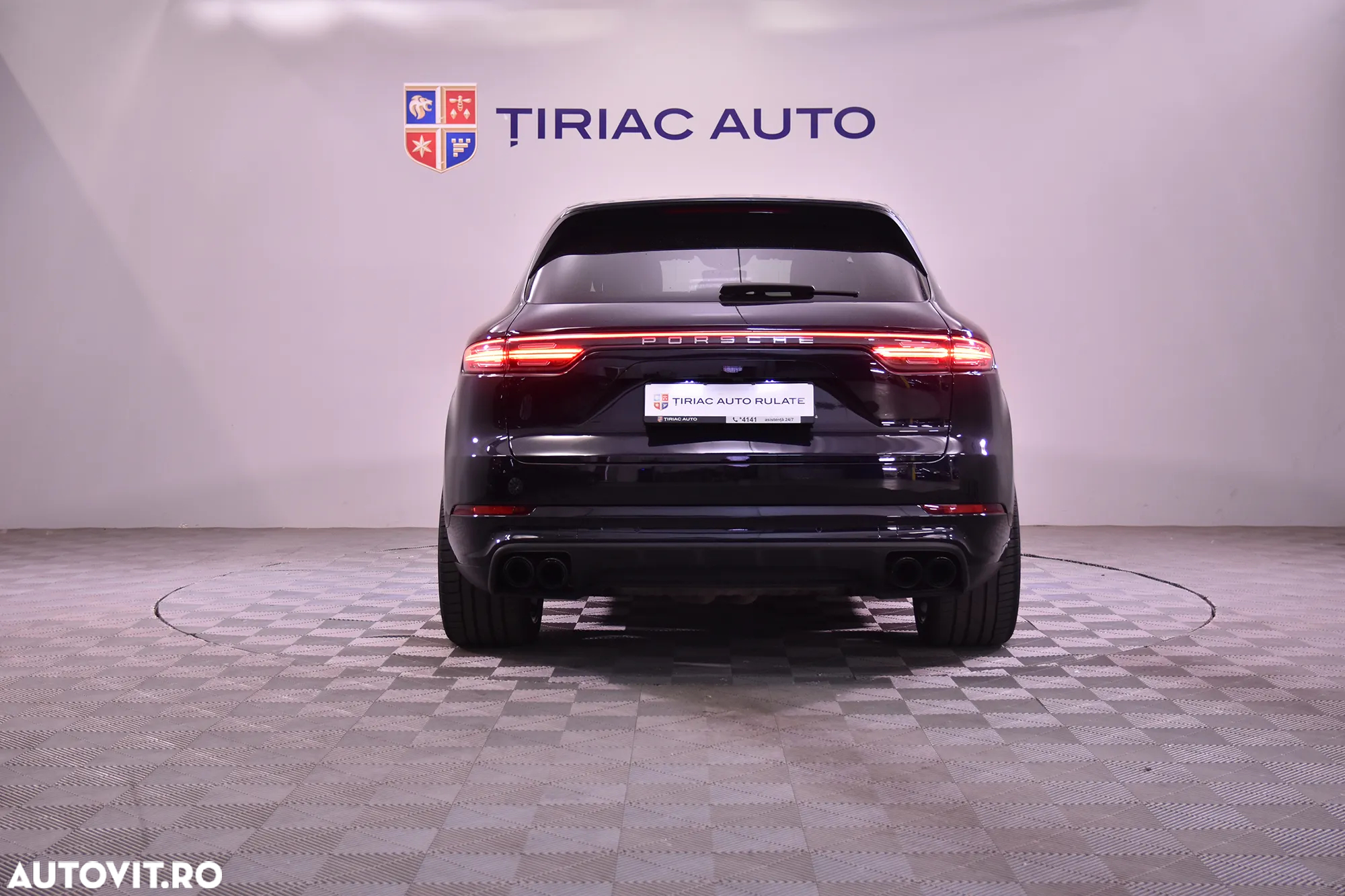 Porsche Cayenne S - 4