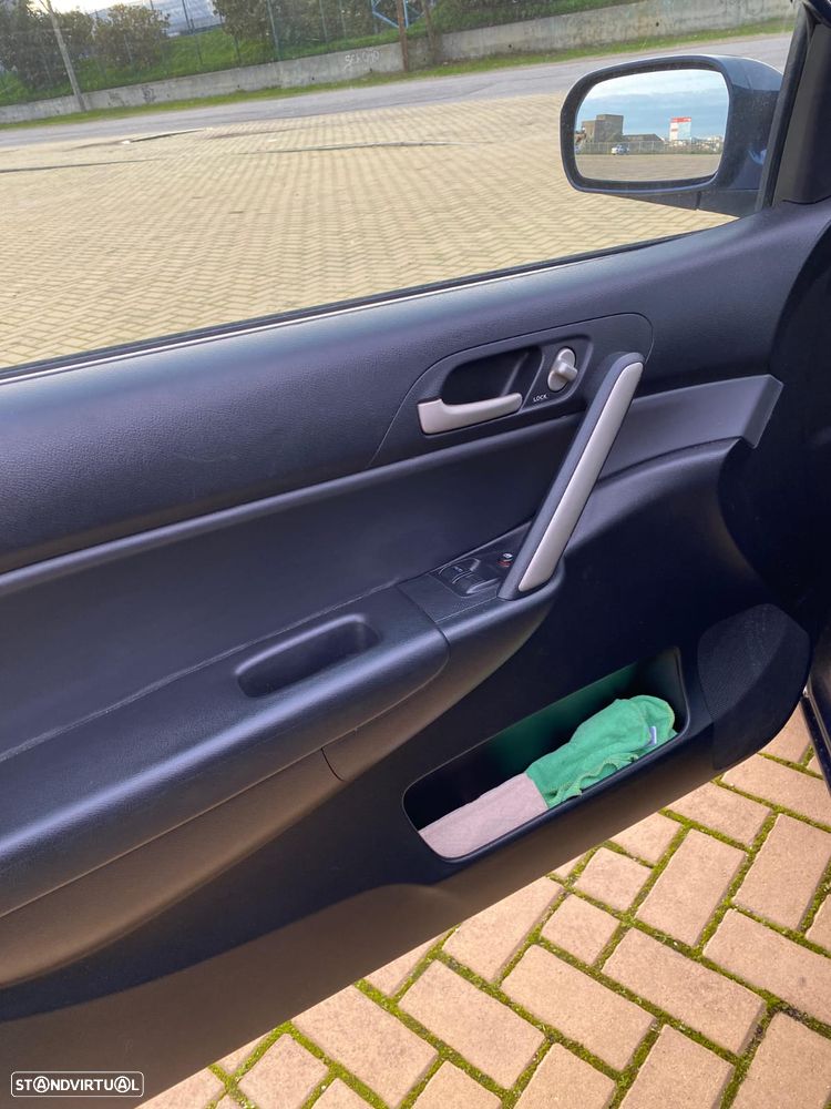 Honda Civic 1.6i ES - 13