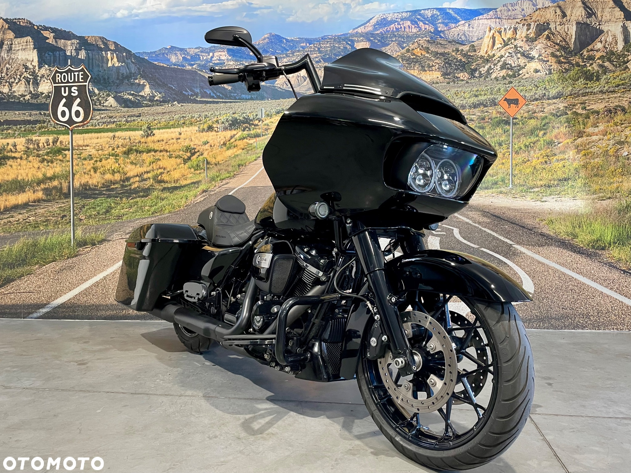 Harley-Davidson Touring Road Glide - 2