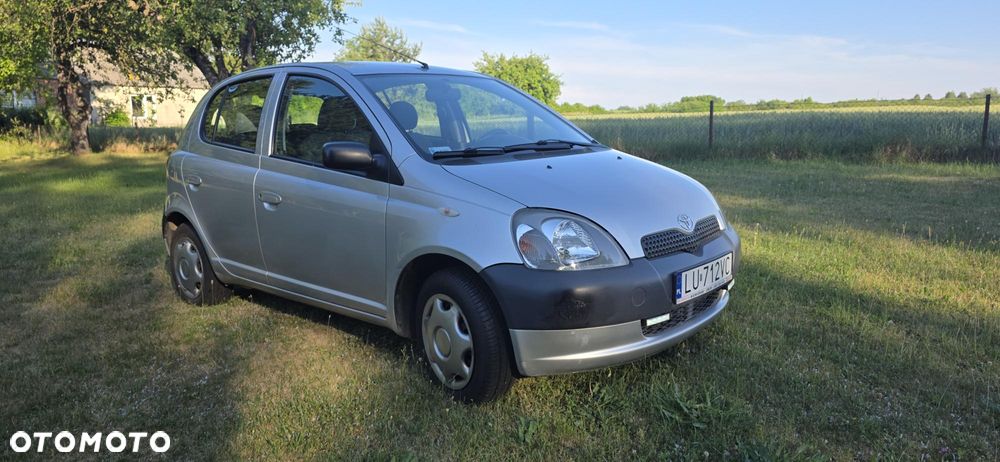 Toyota Yaris 1.0 Base - 1