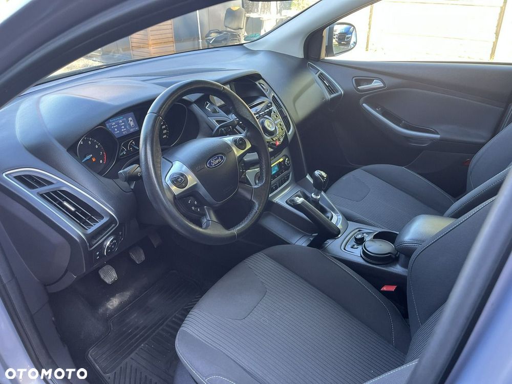 Ford Focus - 23