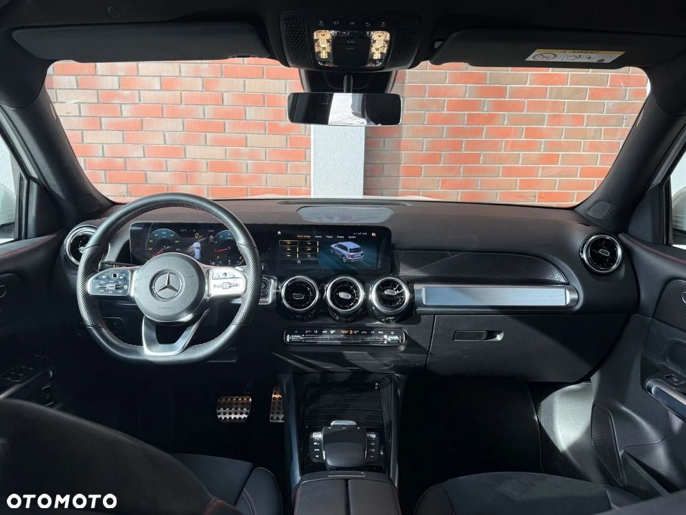 Mercedes-Benz GLB 200 4-Matic AMG Line 8G-DCT - 14