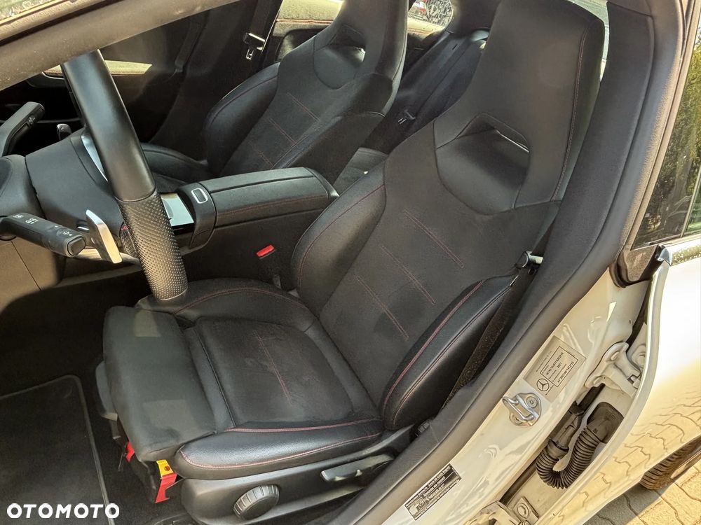 Mercedes-Benz CLA 200 AMG Line 7G-DCT - 21