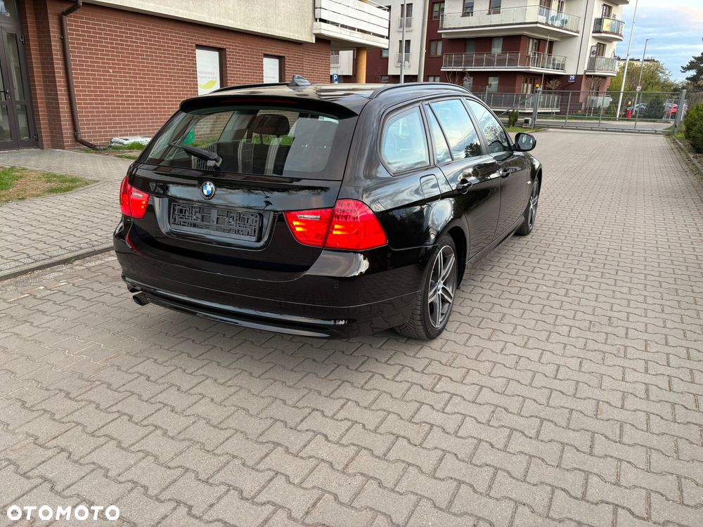 BMW Seria 3 318d - 16