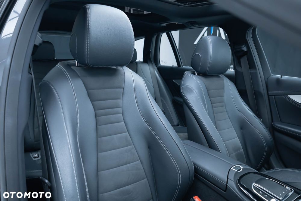 Mercedes-Benz Klasa E 300 de 4Matic 9G-TRONIC AMG Line - 36