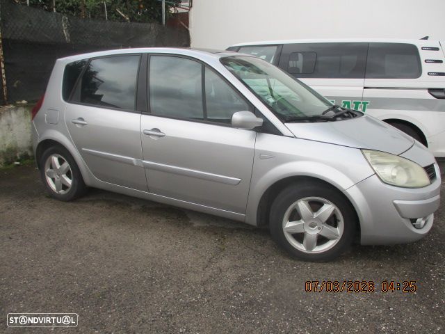 Renault Scénic ver-1-5-dci-dynamique-s-5l- - 3
