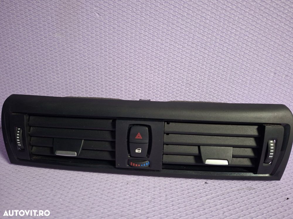 Grila centrala ventilatie aer BMW F20 F21 F22 F23 Cod 9207116 - 2