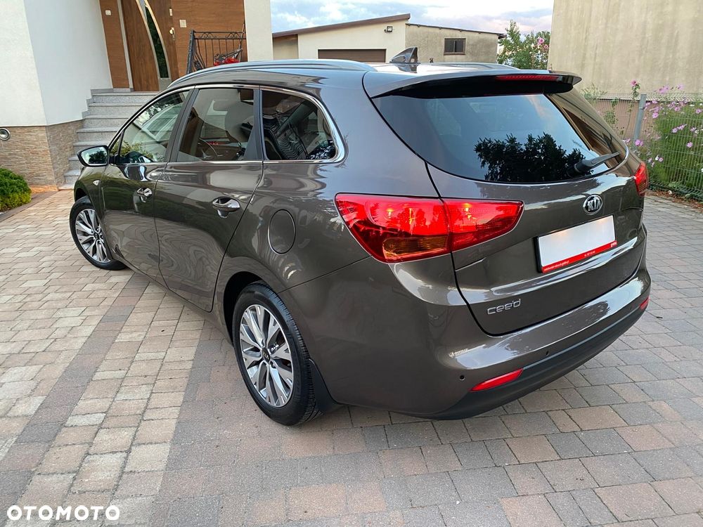 Kia Ceed 1.6 GDI Fifa World Cup Edition - 8