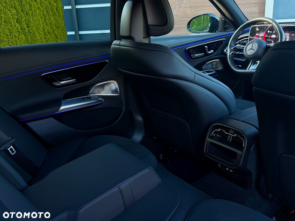 Mercedes-Benz Klasa E 220 d mHEV 4-Matic AMG 9G-Tronic - 8