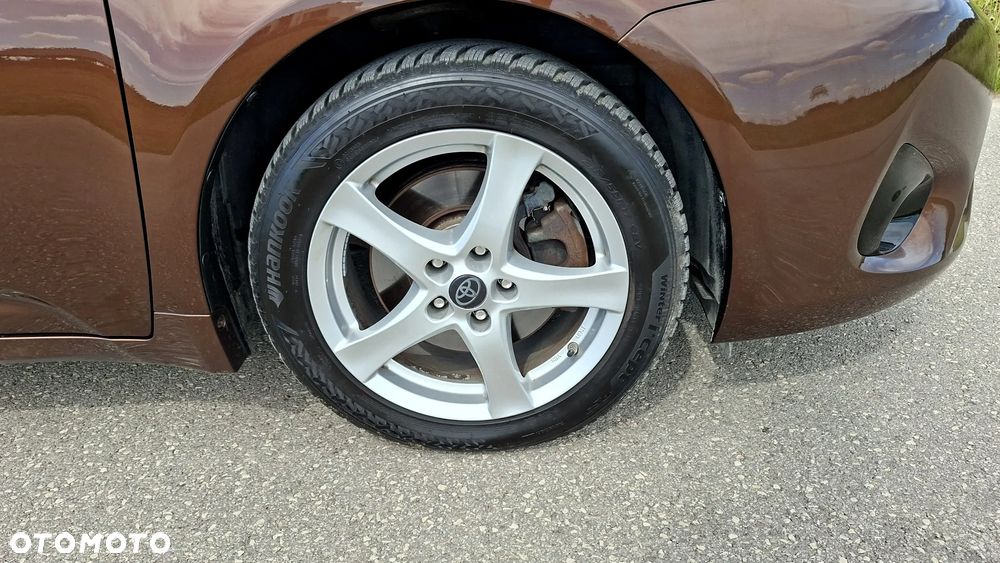 Toyota Avensis 2.0 D-4D Premium - 21
