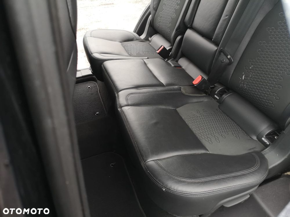 Land Rover Discovery Sport TD4 HSE Luxury - 30