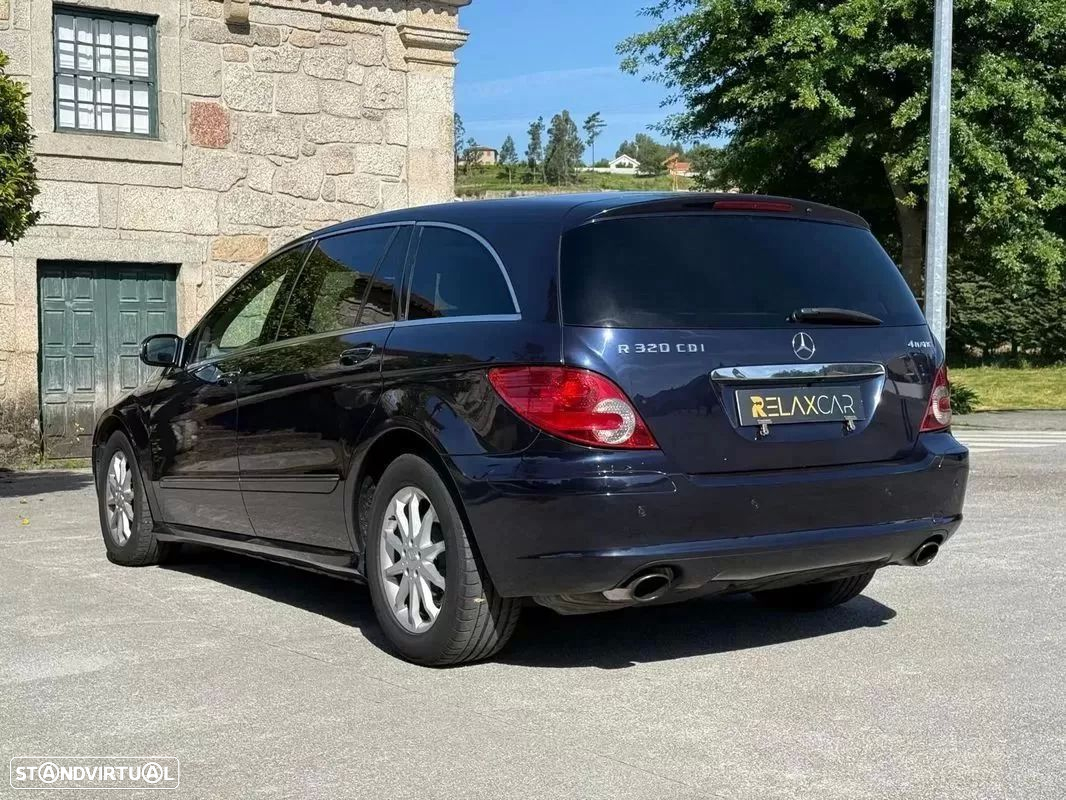 Mercedes-Benz 320 - 10