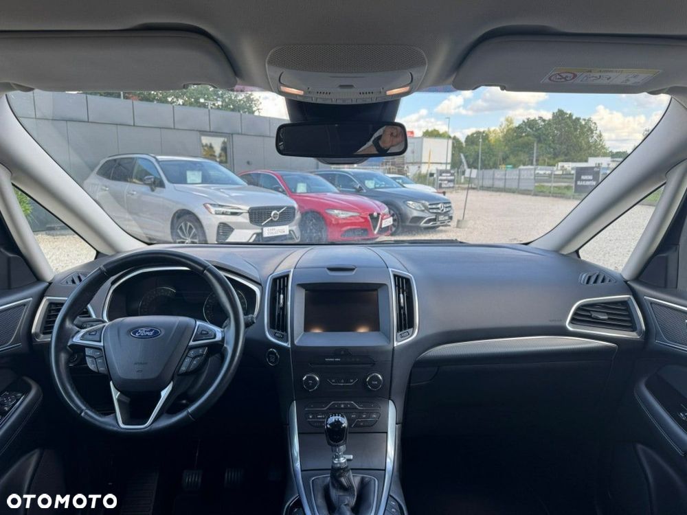 Ford S-Max - 12
