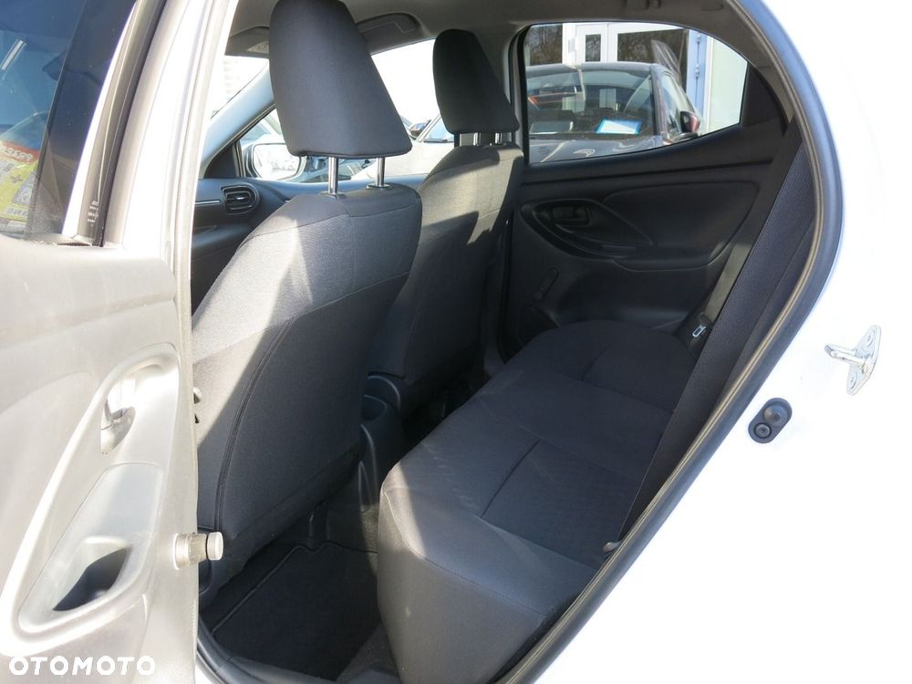 Toyota Yaris - 10