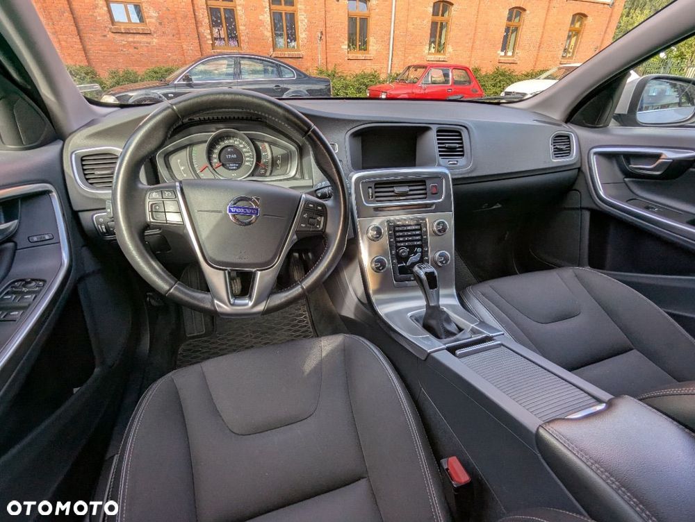 Volvo V60 D3 Momentum - 7