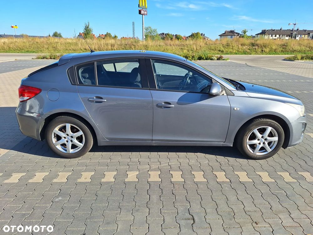 Chevrolet Cruze 1.8 LT+ - 10