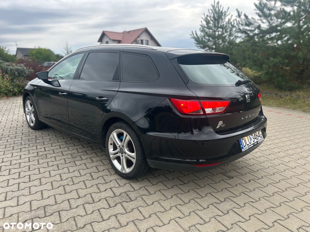 Seat Leon 2.0 TDI DPF Ecomotive DSG Style - 4