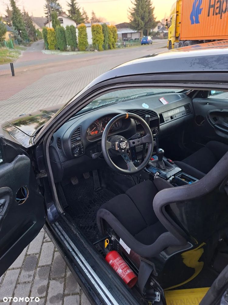 BMW Seria 3 325i - 8