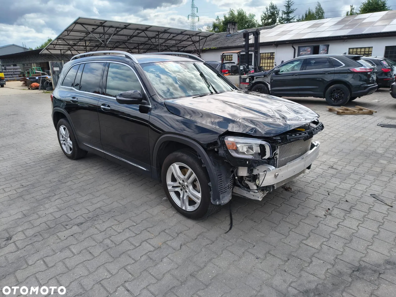 Mercedes-Benz GLB 250 4-Matic 8G-DCT - 3