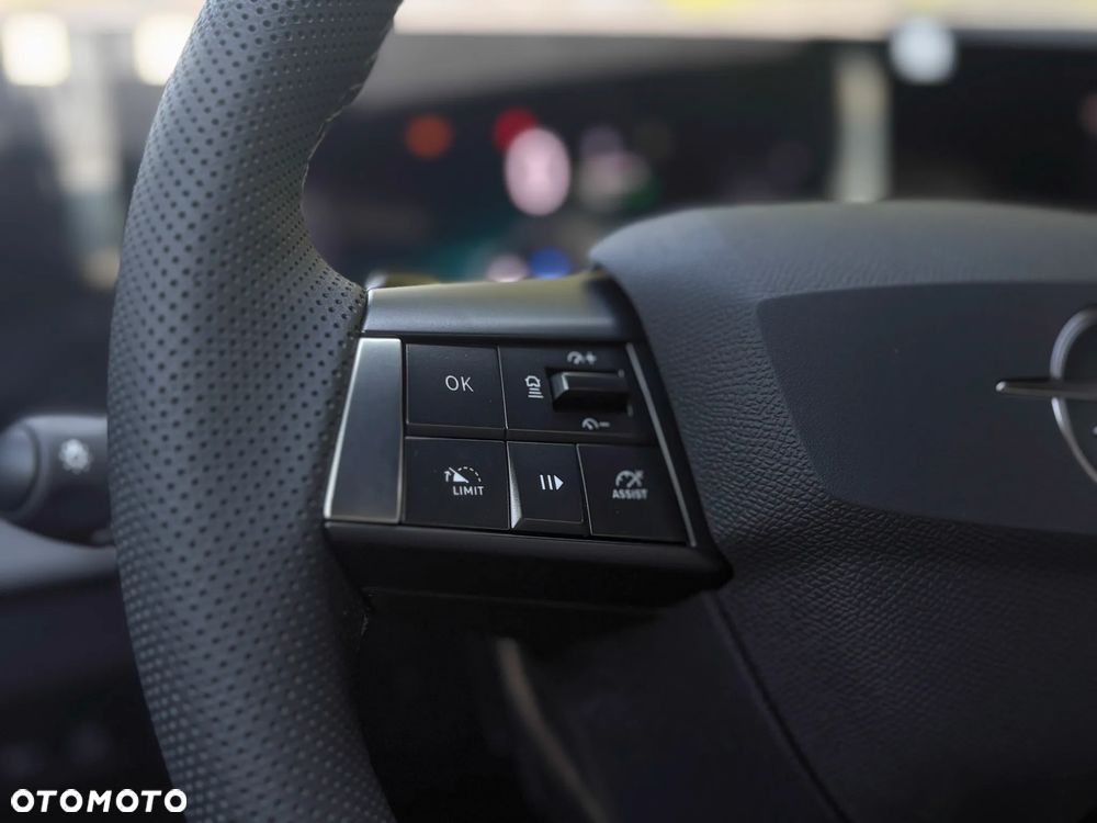 Opel Astra 1.6 T Plug-in Hybrid Edition - 10