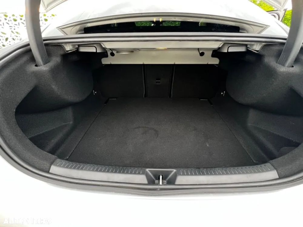 Mercedes-Benz A 180 MHEV 7G-DCT - 13