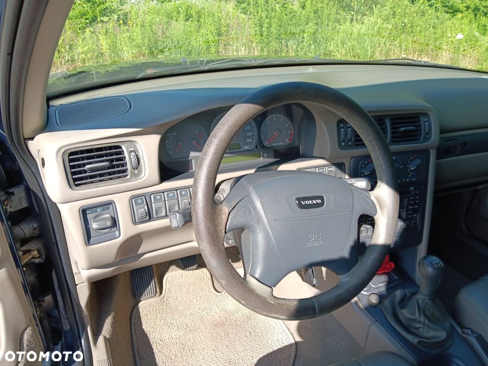 Volvo V70 2.4 AWD - 10
