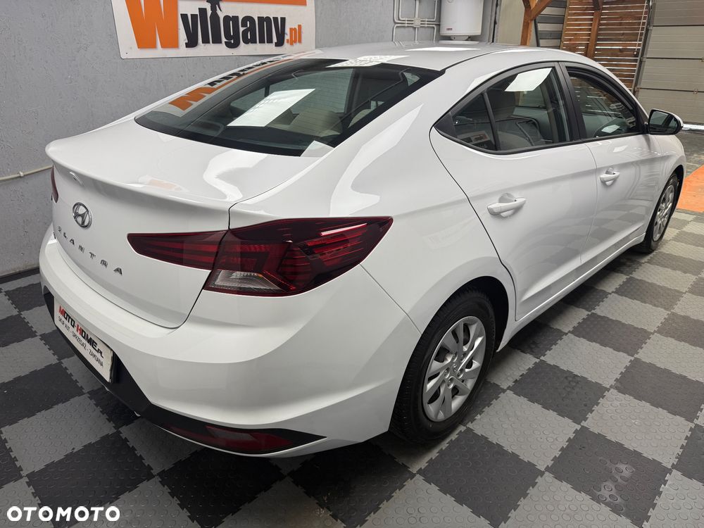 Hyundai Elantra - 20
