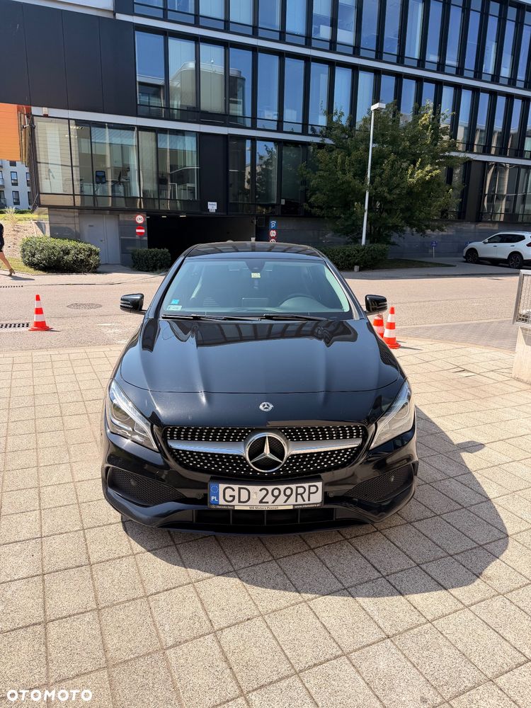 Mercedes-Benz CLA 200 7G-DCT AMG Line - 3