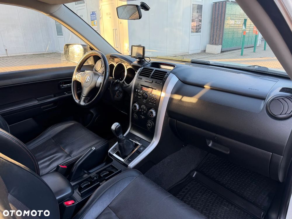 Suzuki Grand Vitara 1.6 De luxe - 10