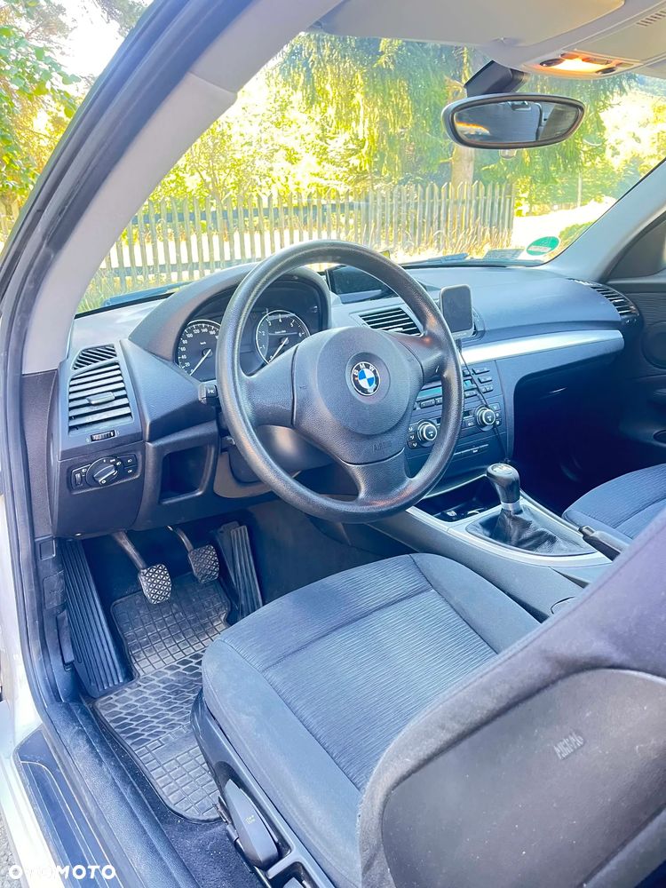 BMW Seria 1 120i - 9