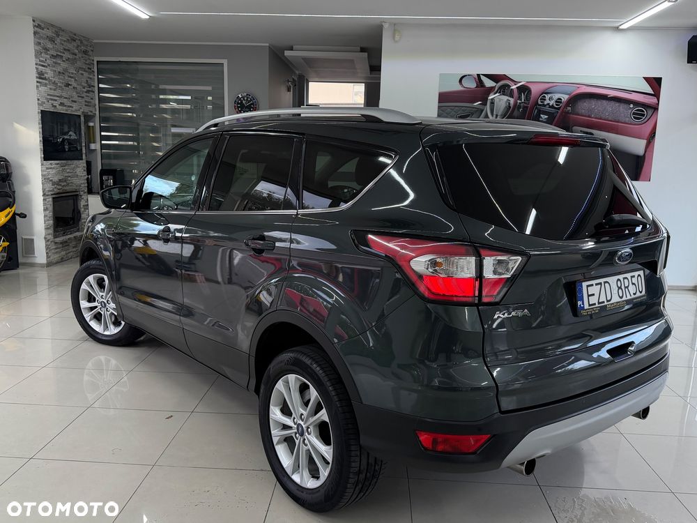Ford Kuga 1.5 TDCi 2x4 Titanium - 2